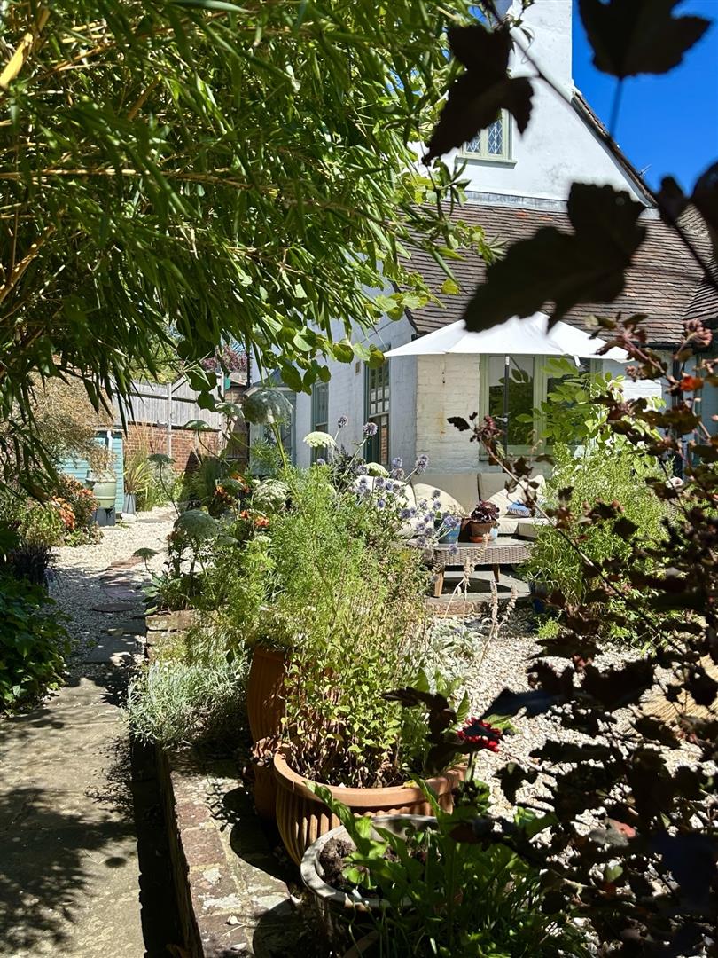 Offa Road, Hastings